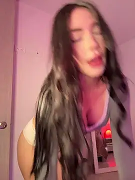 Snapshot of Im_Valentina chatting on February 24, 2026, 11:16 pm Im Valentina online show from February 24, 2026, 11:16 pm