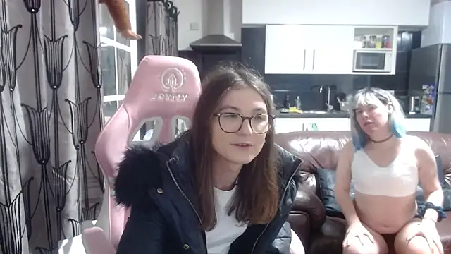 Snapshot of Kris_srose chatting on December 11, 2024, 1:37 am Kris srose online show from December 11, 2024, 1:37 am