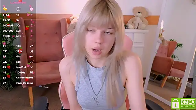 Snapshot of Grace_and__Jacob chatting on December 15, 2025, 8:09 am Grace and Jacob online show from December 15, 2025, 8:09 am