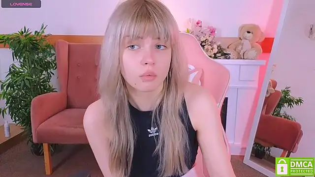 Snapshot of Grace_and__Jacob chatting on December 4, 2025, 10:47 am Grace and Jacob online show from December 4, 2025, 10:47 am