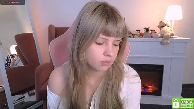 Snapshot of Grace_and__Jacob chatting on October 4, 2025, 6:48 am Grace and Jacob online show from October 4, 2025, 6:48 am