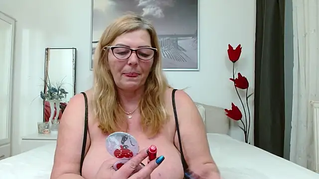 YulliaMilf online show from March 3, 2026, 6:37 pm