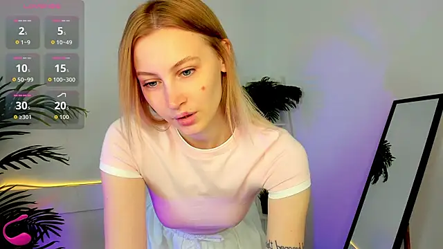 Jess Anders  online show from November 10, 2025, 6:51 am