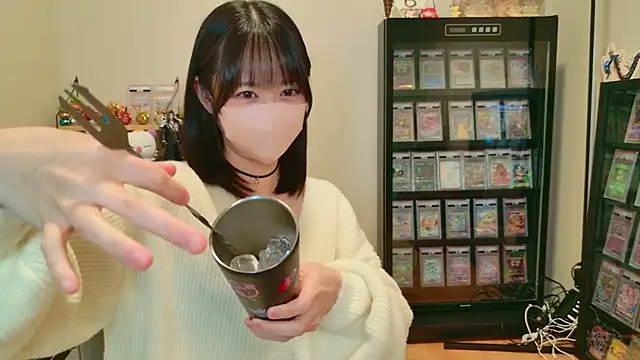 Snapshot of HIKARI_x0 chatting on December 19, 2025, 2:19 pm HIKARI x0 online show from December 19, 2025, 2:19 pm