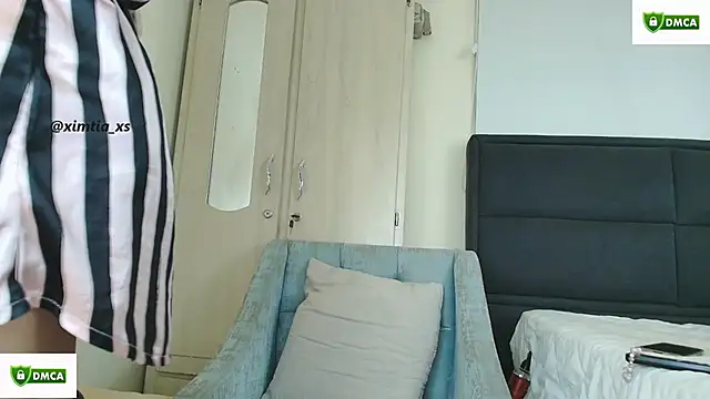 Snapshot of ximtia_xs chatting on December 4, 2025, 3:44 pm ximtia xs online show from December 4, 2025, 3:44 pm