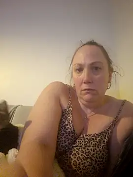 Snapshot of Wisie_Cutie chatting on February 27, 2025, 9:04 pm Wisie Cutie online show from February 27, 2025, 9:04 pm