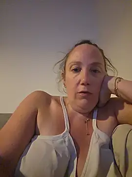 Snapshot of Wisie_Cutie chatting on May 24, 2026, 11:04 pm Wisie Cutie online show from May 24, 2026, 11:04 pm