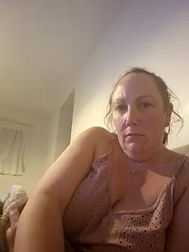 Snapshot of Wisie_Cutie chatting on March 11, 2025, 11:04 pm Wisie Cutie online show from March 11, 2025, 11:04 pm