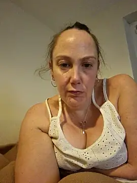 Snapshot of Wisie_Cutie chatting on December 17, 2025, 12:15 am Wisie Cutie online show from December 17, 2025, 12:15 am