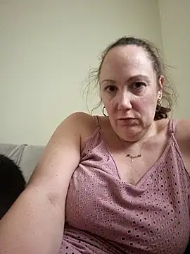 Snapshot of Wisie_Cutie chatting on February 24, 2025, 3:20 pm Wisie Cutie online show from February 24, 2025, 3:20 pm