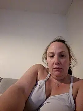 Snapshot of Wisie_Cutie chatting on March 18, 2025, 11:20 pm Wisie Cutie online show from March 18, 2025, 11:20 pm