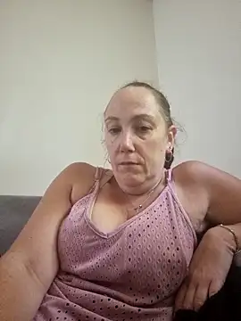 Snapshot of Wisie_Cutie chatting on September 30, 2025, 3:29 pm Wisie Cutie online show from September 30, 2025, 3:29 pm