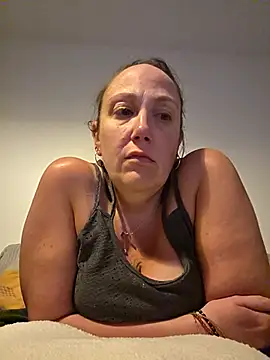 Snapshot of Wisie_Cutie chatting on May 6, 2026, 10:03 pm Wisie Cutie online show from May 6, 2026, 10:03 pm