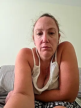 Snapshot of Wisie_Cutie chatting on April 30, 2026, 1:40 pm Wisie Cutie online show from April 30, 2026, 1:40 pm