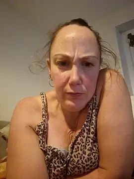 Snapshot of Wisie_Cutie chatting on November 4, 2025, 10:57 pm Wisie Cutie online show from November 4, 2025, 10:57 pm