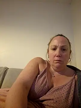 Snapshot of Wisie_Cutie chatting on March 16, 2025, 10:20 pm Wisie Cutie online show from March 16, 2025, 10:20 pm