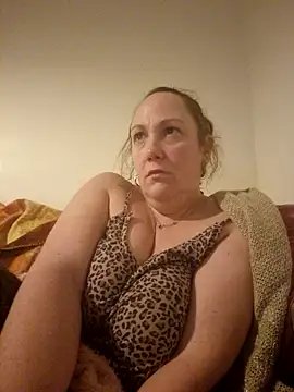 Snapshot of Wisie_Cutie chatting on February 5, 2025, 10:33 pm Wisie Cutie online show from February 5, 2025, 10:33 pm