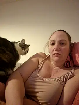 Snapshot of Wisie_Cutie chatting on February 4, 2025, 11:49 pm Wisie Cutie online show from February 4, 2025, 11:49 pm