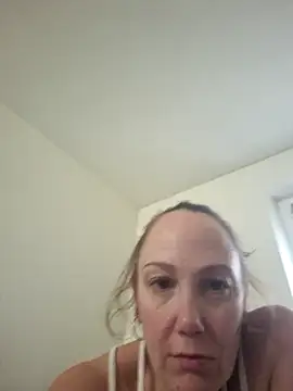 Snapshot of Wisie_Cutie chatting on November 22, 2025, 2:16 pm Wisie Cutie online show from November 22, 2025, 2:16 pm