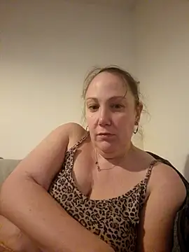 Snapshot of Wisie_Cutie chatting on February 16, 2025, 10:00 pm Wisie Cutie online show from February 16, 2025, 10:00 pm