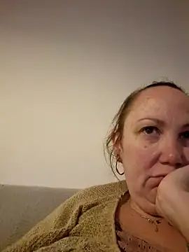 Snapshot of Wisie_Cutie chatting on March 7, 2025, 9:27 pm Wisie Cutie online show from March 7, 2025, 9:27 pm