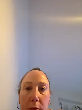 Wisie Cutie online show from February 26, 2026, 7:03 pm