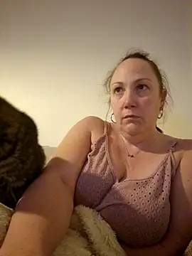 Snapshot of Wisie_Cutie chatting on March 5, 2025, 11:05 pm Wisie Cutie online show from March 5, 2025, 11:05 pm