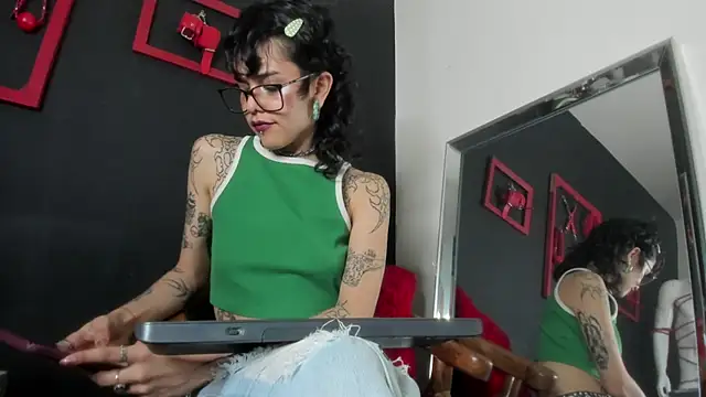 Snapshot of trinitty chatting on January 14, 2025, 4:39 pm trinitty online show from January 14, 2025, 4:39 pm