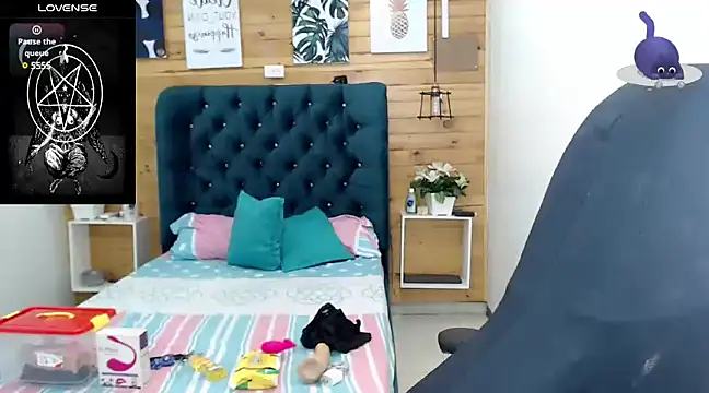 You E-Femboy online show from February 6, 2025, 9:49 pm