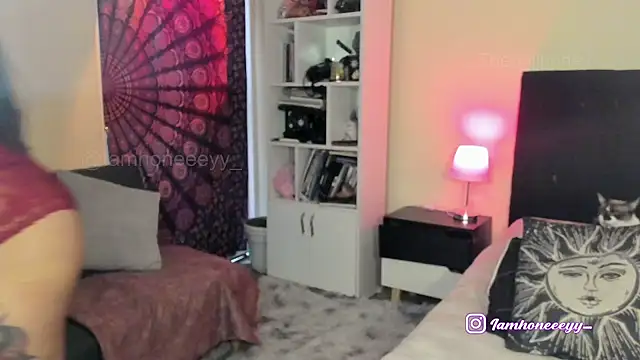 Snapshot of Thedollhoney chatting on July 27, 2026, 3:41 pm Thedollhoney online show from July 27, 2026, 3:41 pm