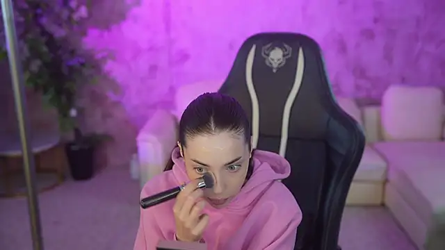 Snapshot of Kate054 chatting on December 15, 2025, 8:09 am Kate054 online show from December 15, 2025, 8:09 am