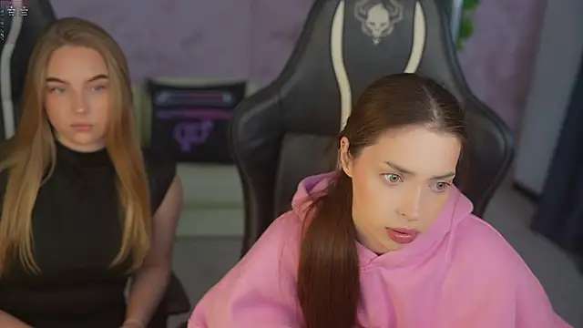 Snapshot of Kate054 chatting on November 6, 2025, 7:45 am Kate054 online show from November 6, 2025, 7:45 am