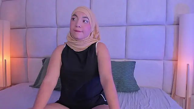 Snapshot of Sooffii_1 chatting on November 15, 2025, 2:15 am Sooffii 1 online show from November 15, 2025, 2:15 am