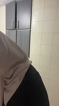 Snapshot of Sooffii_1 chatting on February 27, 2025, 6:02 am Sooffii 1 online show from February 27, 2025, 6:02 am