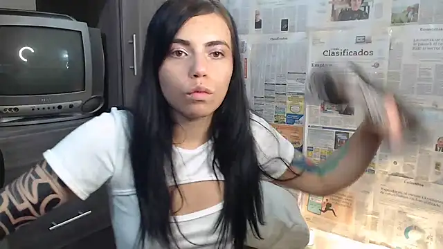 i am nina  online show from February 26, 2025, 6:51 am