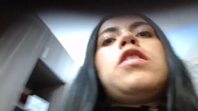 i am nina  online show from September 10, 2025, 3:38 am