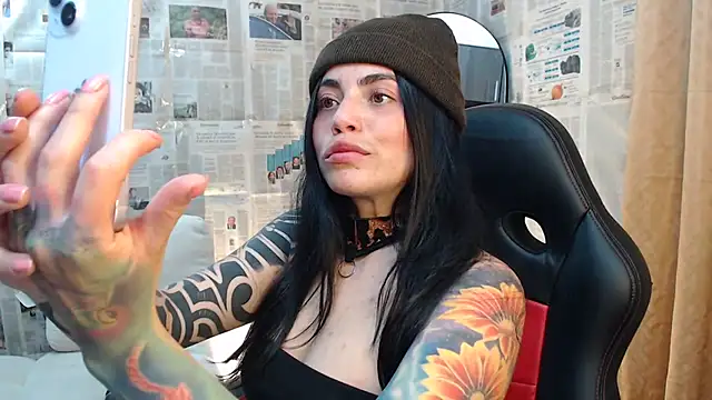 i am nina  online show from October 7, 2025, 12:11 am