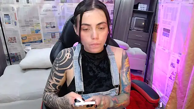 i am nina  online show from October 13, 2025, 2:57 am