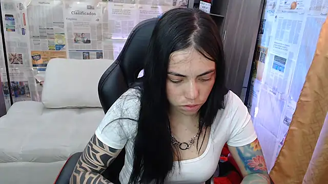 i am nina  online show from September 25, 2025, 10:16 pm