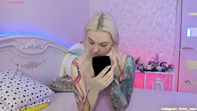 LillyMoure  online show from March 13, 2025, 12:27 am