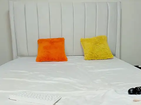 Snapshot of _heavenlysent chatting on December 19, 2025, 4:05 am heavenlysent online show from December 19, 2025, 4:05 am