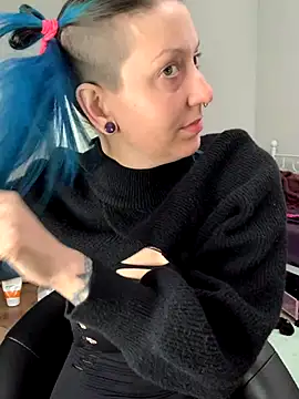 Snapshot of MissCumberdale chatting on December 14, 2025, 6:24 pm MissCumberdale online show from December 14, 2025, 6:24 pm