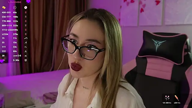 Fiona-Love online show from February 21, 2026, 5:26 pm