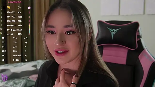 Snapshot of Fiona-Love chatting on November 9, 2025, 3:27 pm Fiona-Love online show from November 9, 2025, 3:27 pm