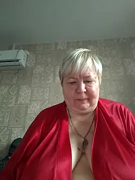 EffectFiona online show from October 25, 2025, 2:33 am