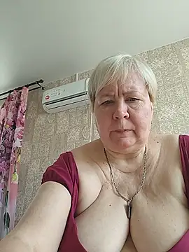 EffectFiona online show from April 6, 2026, 4:46 am