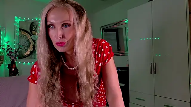 Snapshot of 2bigass4_u chatting on March 11, 2025, 6:08 pm 2bigass4 u online show from March 11, 2025, 6:08 pm