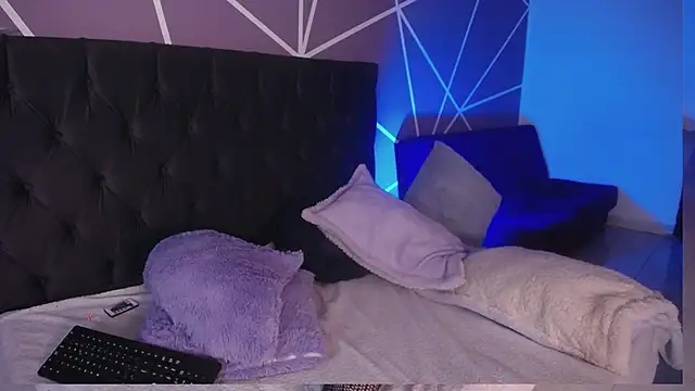 Miss Loise online show from March 12, 2025, 7:04 pm