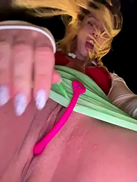 BritneyDimond online show from December 3, 2024, 6:33 pm