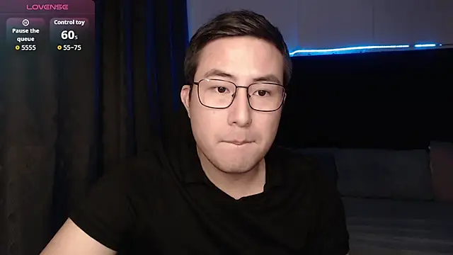 andrewmhilton  online show from November 28, 2025, 6:24 am